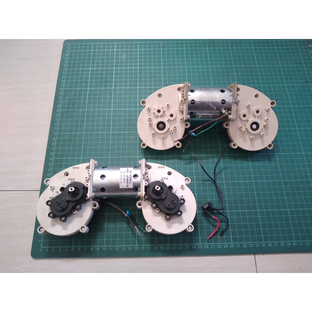 DC Motor GearBox Dual Shaft