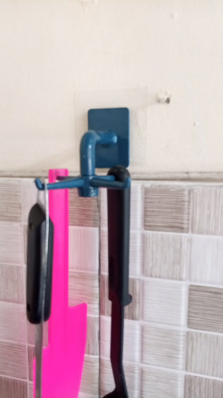 Hanger Gantungan Putar Spatula Serbaguna Hook 4 In 1 Alat Dapur Kamar Mandi Wall Tempelan Aksesoris Kitchen Master Chef Dekorasi Interior