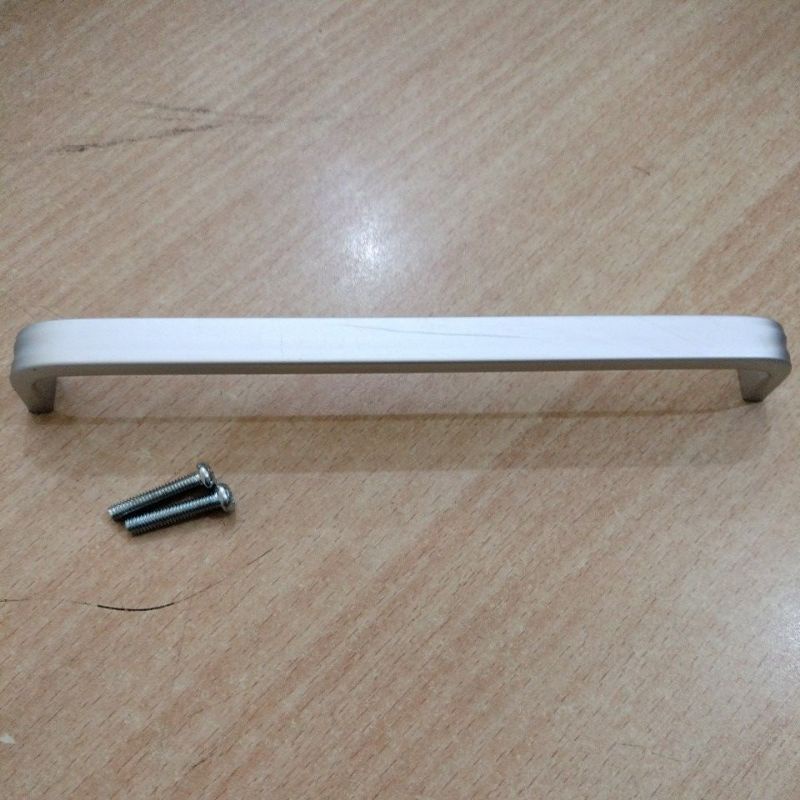 handle lemari / tarikan pintu / gagang pintu lemari