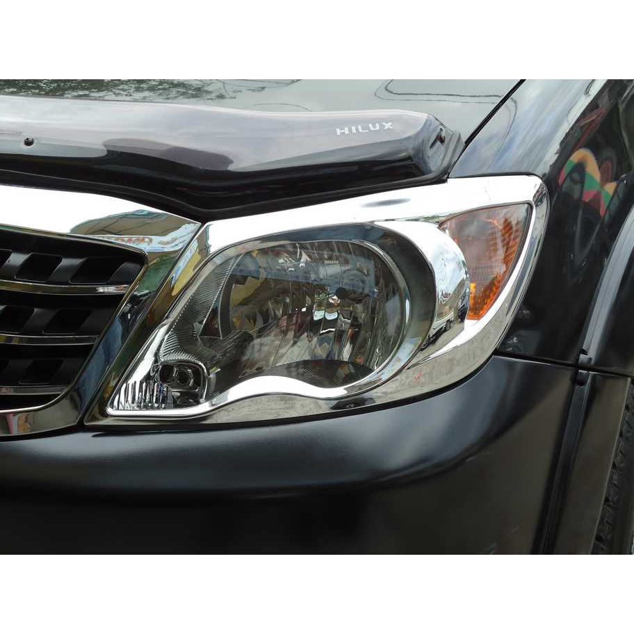 Garnish / Garnis / List Lampu Depan Hilux