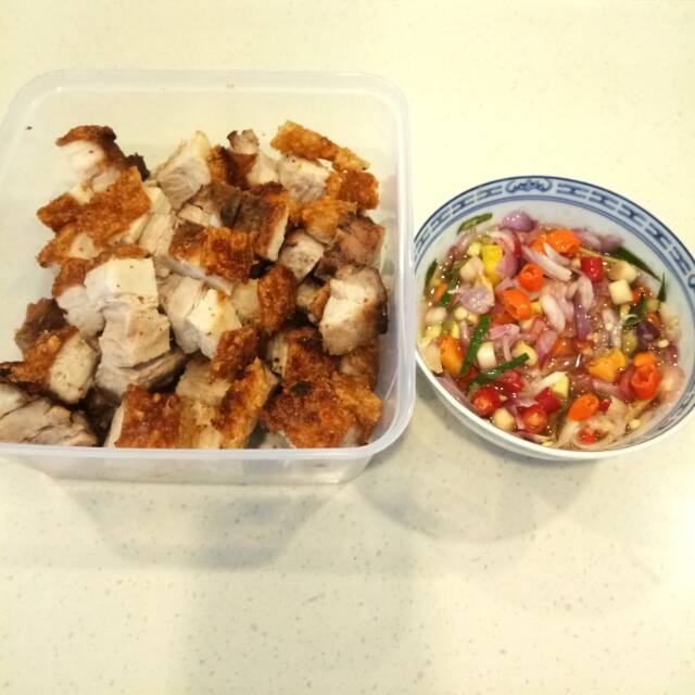 

Babi panggang sambal matah