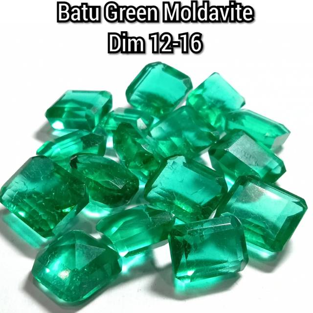 NATURAL BATU MOLDAVITE CATAM RUSIA GREEN EMERALD ZAMRUD TOP QUALITY