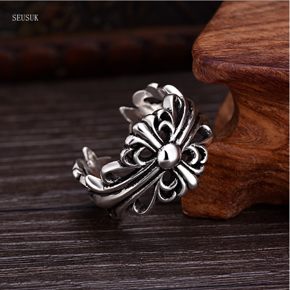 Cincin Stainless Steel Titanium Steel Model Silang Hollow Punk untuk Pria