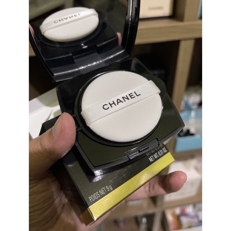 Chanel Ultra Le Teint Longwear Touch Foundation ( cushion )