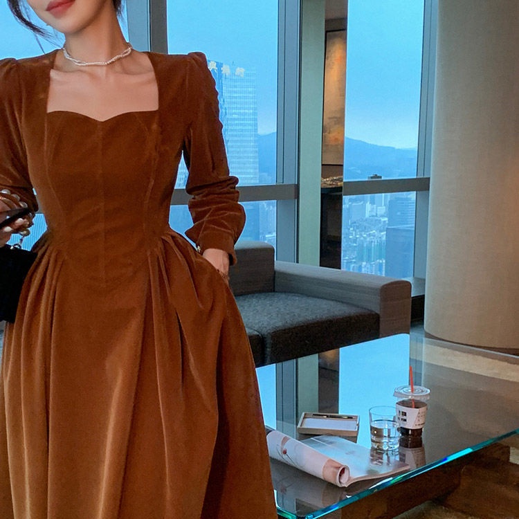 Retro Perancis awal musim gugur gaya kopi warna beludru gaun hepburn lengan panjang yang chic baru h