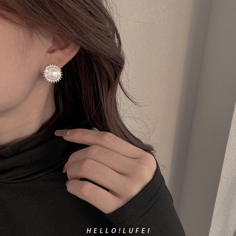 Anting Mutiara Bunga ins Temperamen all-match Desain Wanita earrings ear clip