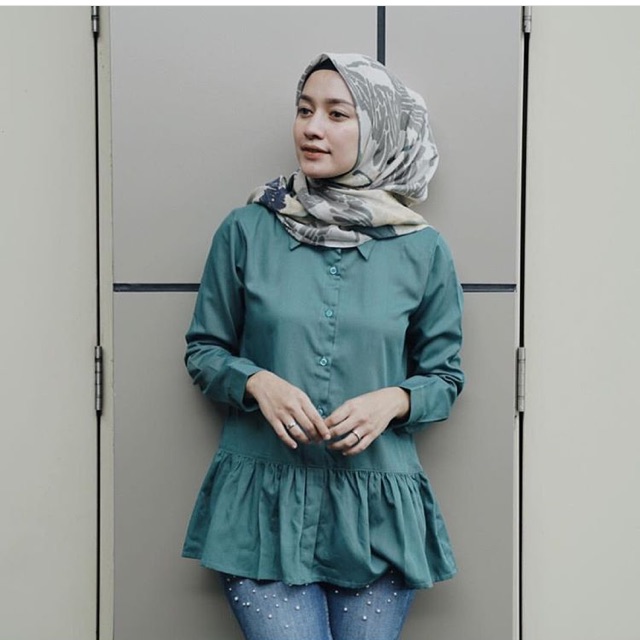 Preloved Lala blouse by Gonegani S