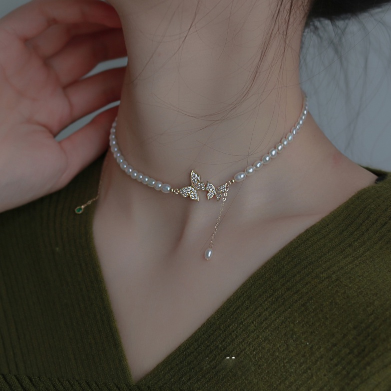 Kalung Choker Rantai Emas Hias Liontin Mutiara Kristal Untuk Wanita