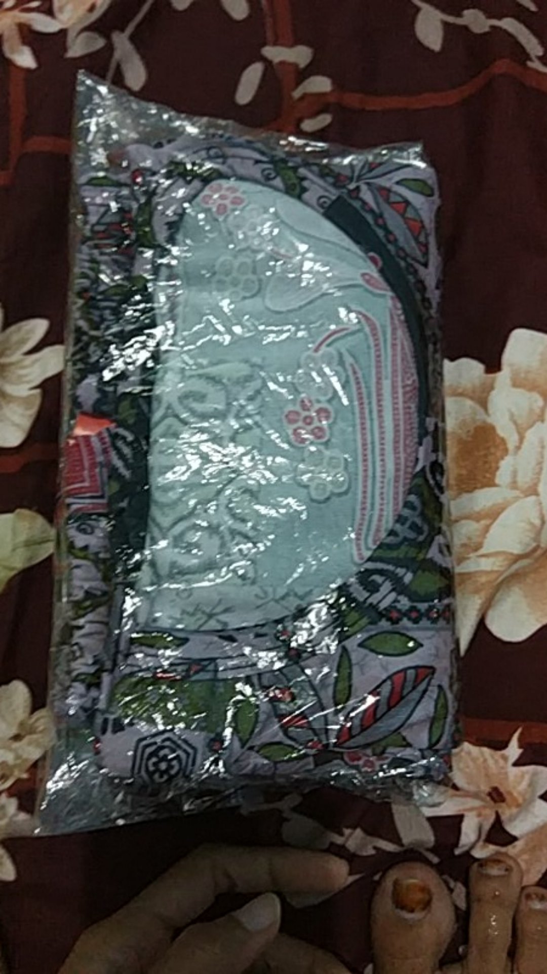 Monellina Marya Kaos Batik Crop Oversize Wanita