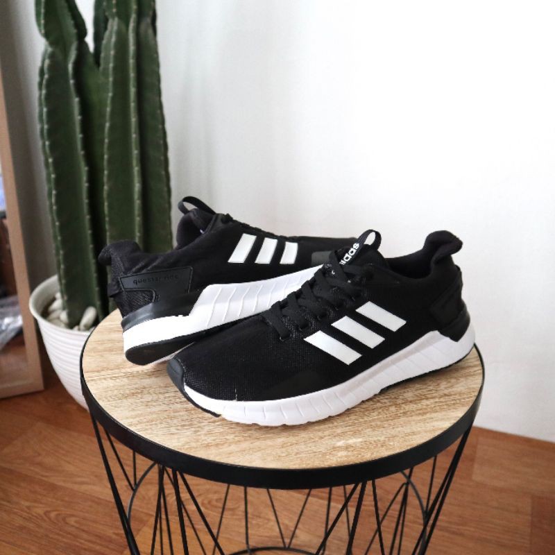 Adidas questar