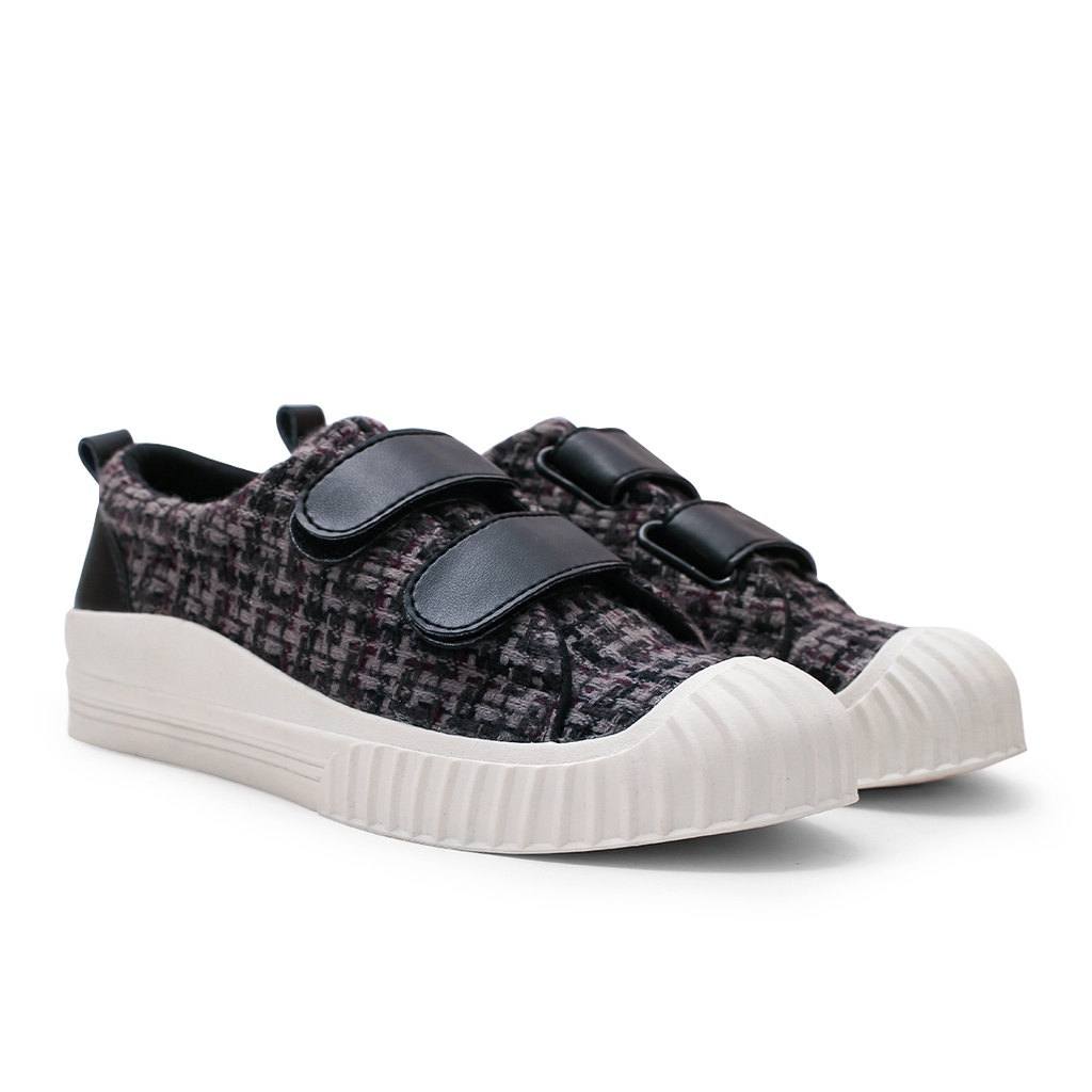 KHK by Khakikakiku Keith Onyx Sneakers