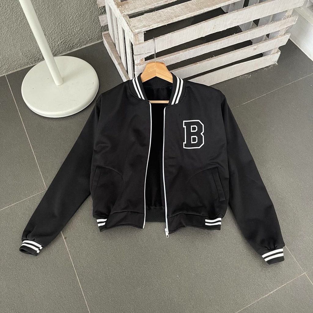 B ZIPPER BLACK JAKET BASEBALL CROP | VARSIRTY KOREAN TERBARU