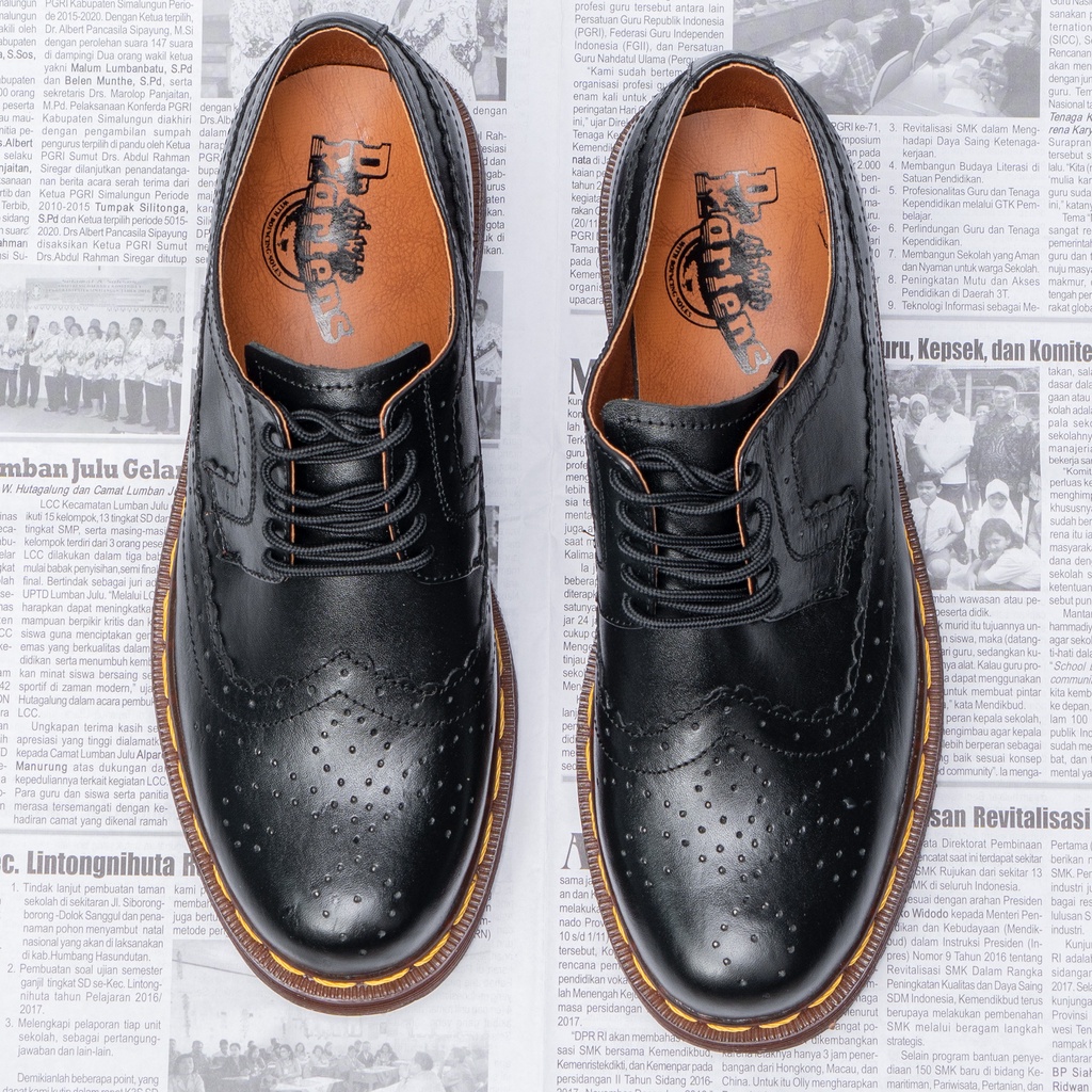 Sepatu Boots Pria Casual Docmart Brouge Wingtip Low Boot Kulit Asli