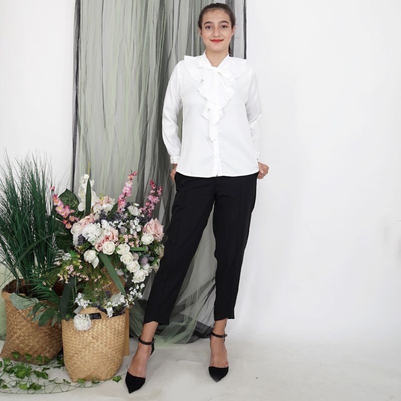 Kemeja Putih Ruffle Wanita Tangan Panjang