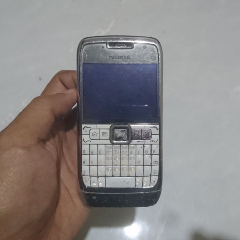 Nokia E71 Minus Bahan 1