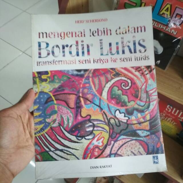 

Mengenal lebih dalam Bordir Lukis Transformasi seni kriya ke seni lukis
