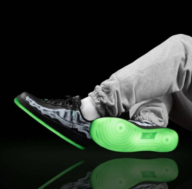 nike air force 1 skeleton glow in the dark