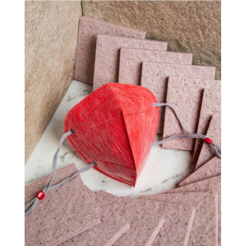 ORIGINAL KAZE KN95 MASK HOLLY RED (FONDANT SERIES)