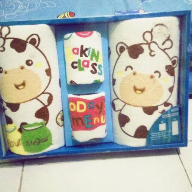 Baby gift box handuk
