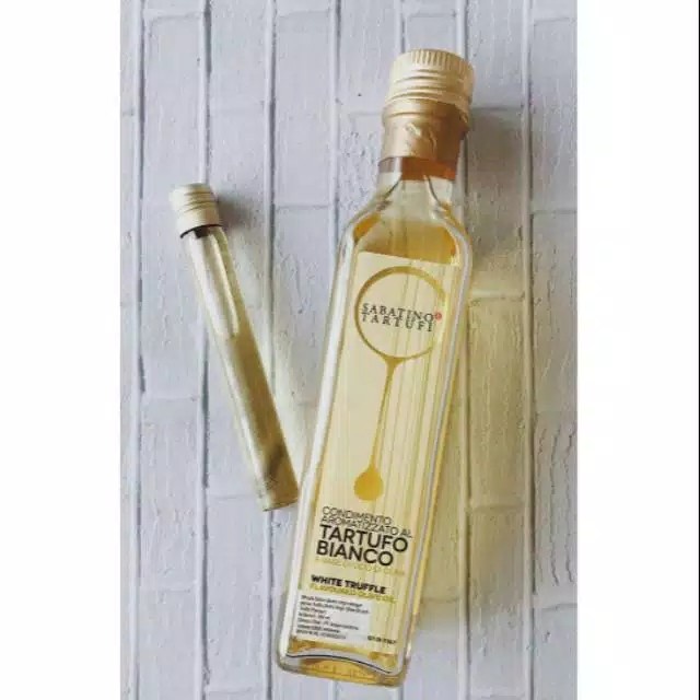 

Fchgtyani Truffle Oil Sabatino Tartufi