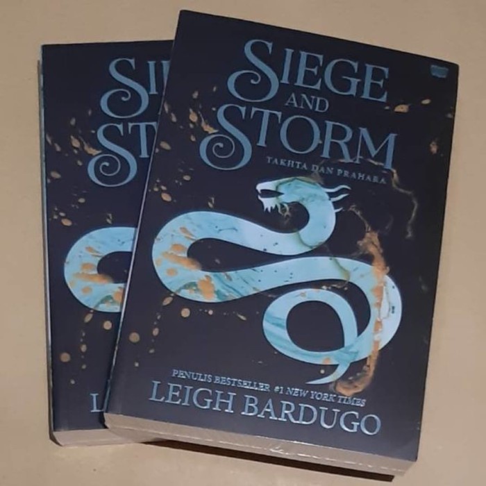 

MUST HAVE!! SIEGE AND STORM TAKHTA DAN PRAHARA BY LEIGH BARDUGO TERLARIS