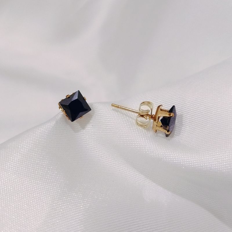anting tusuk wanita titanium permata hitam