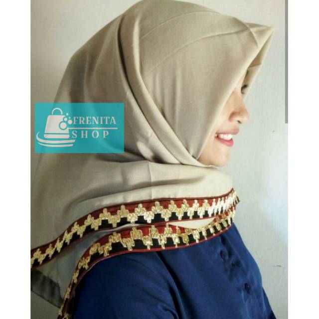 Kerudung Motif Tapis