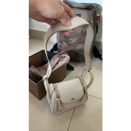 Iwearmyra Irish II warna cream preloved