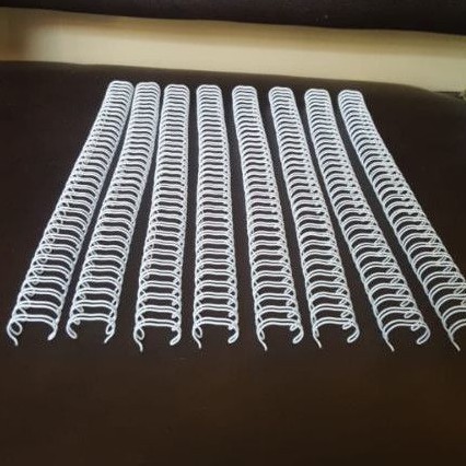 

Ring Jilid Kawat Nomor 9 Spiral 9/16 F4 38 Lubang Pitch 3:1 14mm 125lembar O Binding Wire