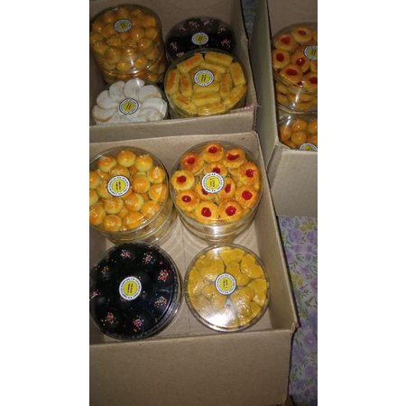 

PAKET KUE KERING/KUE LEBARAN