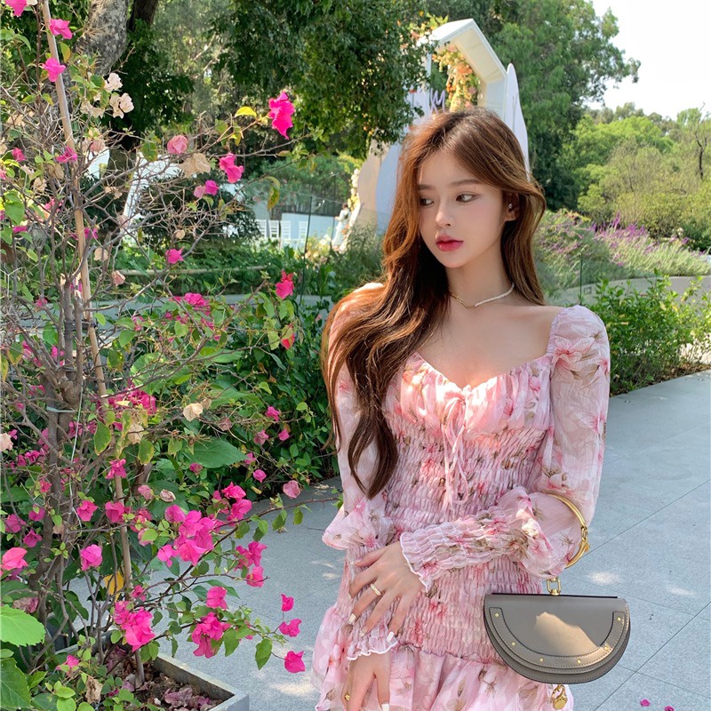 gaun gaya korea sifon floral ruffled hip rok pendek pinggang tinggi leher persegi pink lipit gaun le