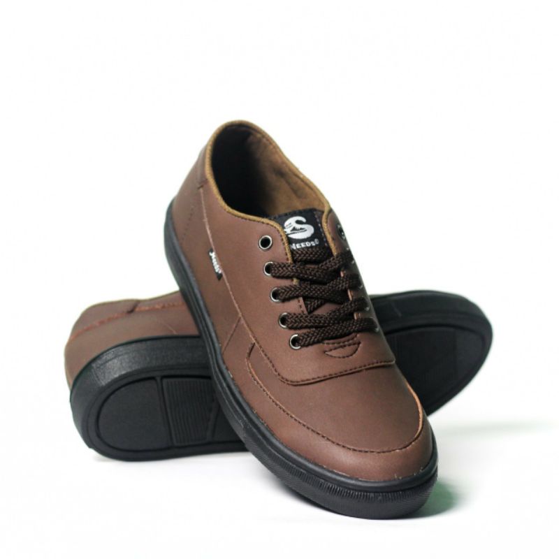 FASTER BROWN Sepatu Casual Pria Sneakers Hitam Doff Kulit PU Original Sneaker Kets Santai Main Kerja Kasual