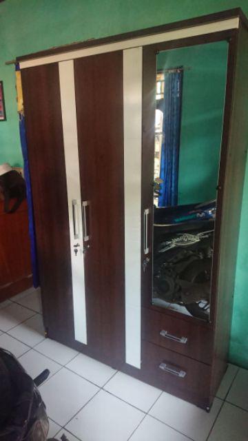 Lemari Pakaian 3 Pintu Minimalis Kayu + Cermin Hitam