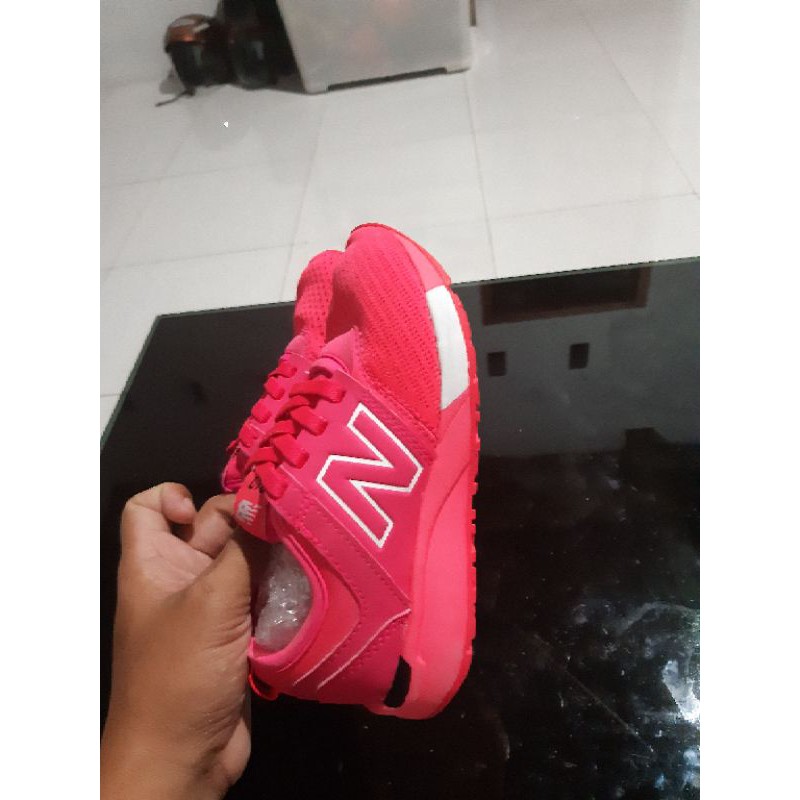 sepatu new balance kids pink nb 247 kids / sepatu anak / sepatu cewek / sepatu perempuan