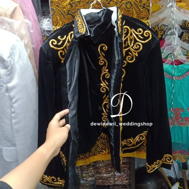 1set, Kebaya + Beskap Lengkap (BONUS 2 PASANG SELOP)