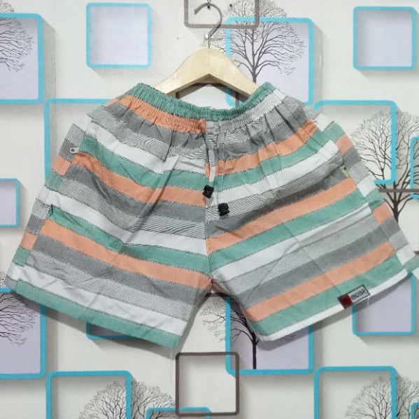 Celana Pendek Pria/Wanita Motif Garis Garis 5/2