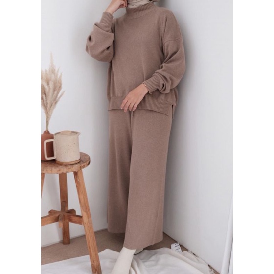 Esme Set Almond Brown by Hijabnueta Hijab Nueta