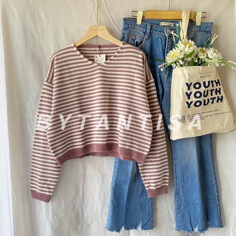 BEFAST - ZEC OOTD Sweater EUNJA / RJT Sweater Crop Rajut Stripy / Sweater Rajut Terbaru 2022 / Atasan Lengan Panjang / Pakaian Wanita Casual / Sweater Motif Garis-Garis / OOTD Wanita Kue Trendy / Terlaris / Sweater Rajut Kekekinian