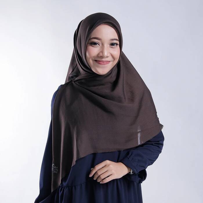 Zoya Fatin Kerudung Segi Empat Scalope Scarf 110 x 110 cm