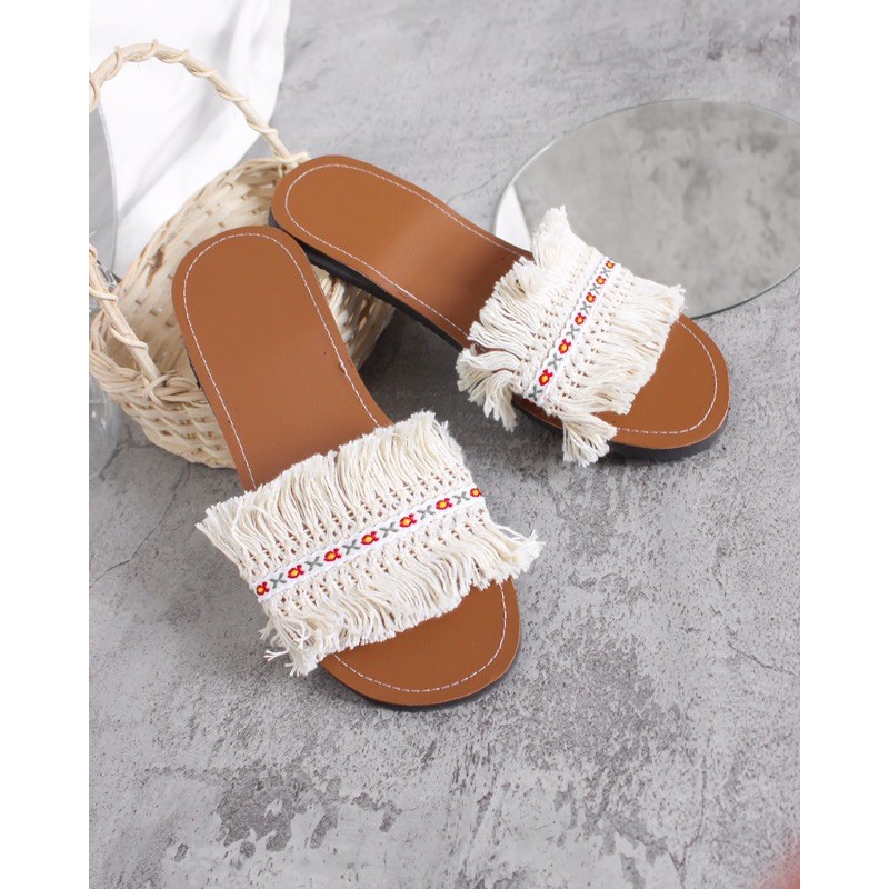 Wcraft.id Pluffy Boho Women Sandal White