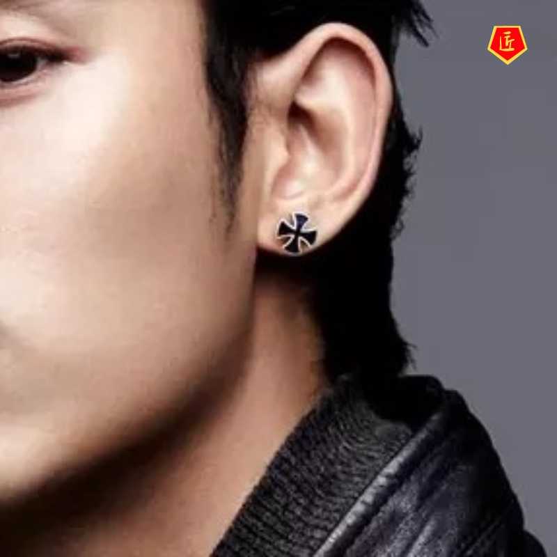 [Ready Stock]Retro Personality Men's Silver and Black Stud Earrings