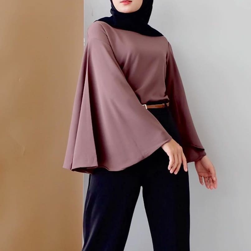 Blouse Wanita Korean Style Trum Blouse Bahan Moscrafe Pakaian Wanita Kekinian Baju Atasan Wanita Terbaru 2023 Kekinian Viral Blouse Hitam Jumbo