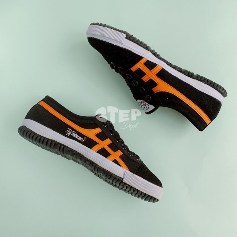 Sepatu Kodachi 8172 Hitam Orange / Black Orange