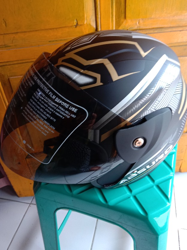 HELM EVOLUTION BLACK PANTHER BLACK DOFF GOLD HALF FACE