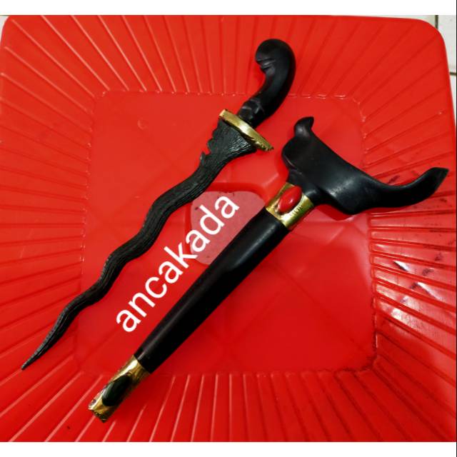 keris kecil pusaka