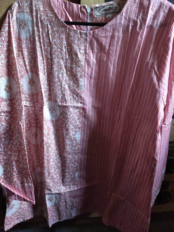 Blus Soft Bunga Salur Baju Atasan Batik Wanita Kerja Modern.