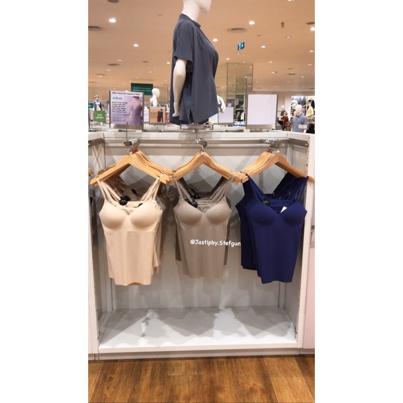 UNIQLO WOMEN KAMISOL BRA SEAMLESS VNECK