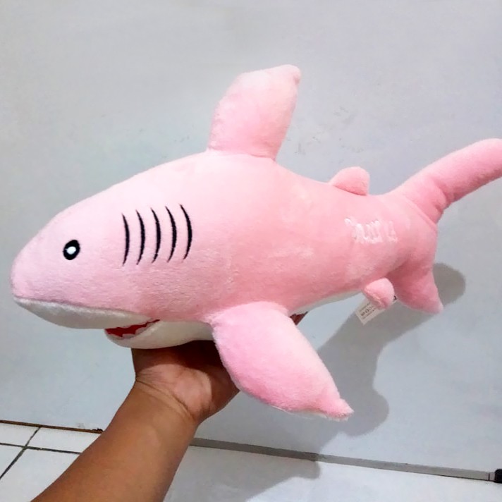 Boneka Hiu Baby Shark Bahan Yelvo Lembut uk.50cm boneka animal hewan ikan