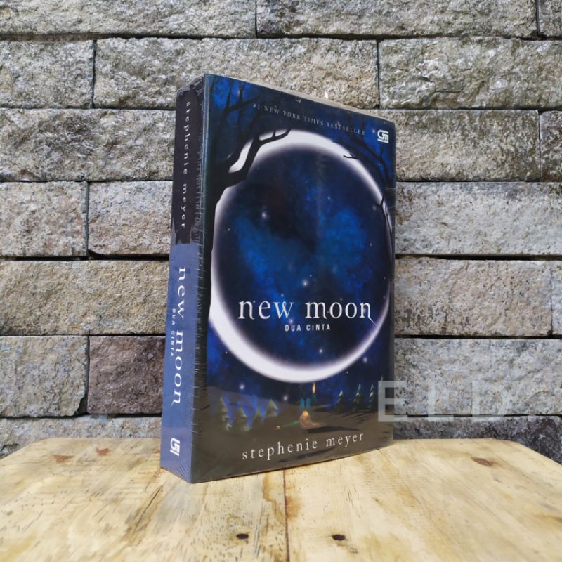 Novel New Moon The Twilight Saga #2 Stephenie Meyer Bahasa Indonesia Paperback