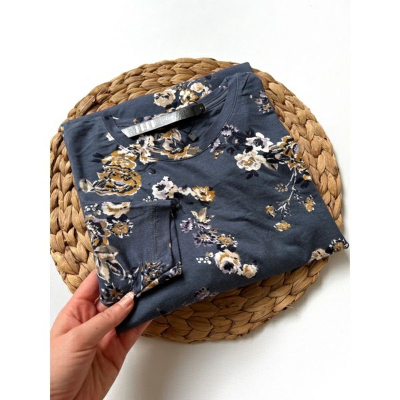 Kaos Bunga Lengan Panjang